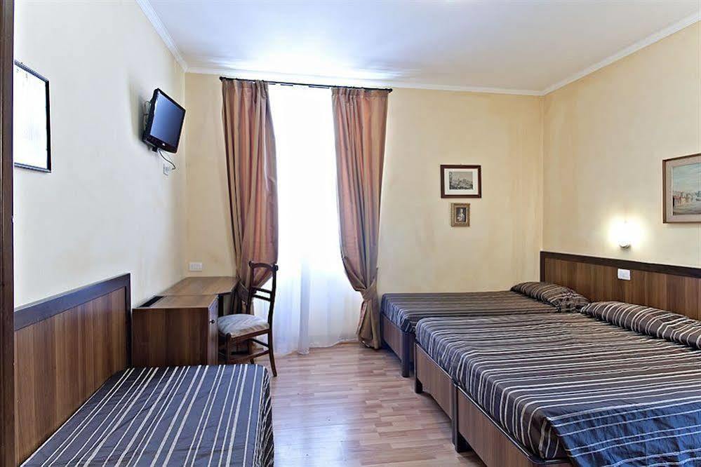 Trastevere Hotel Cisterna Roma Exterior foto